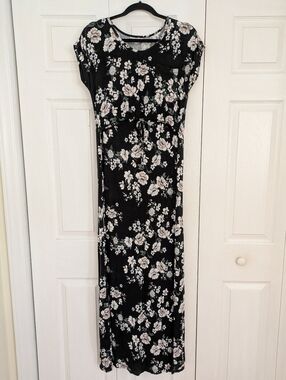 Latched Mama Maxi Nursing Dress - Black, White, & Blush Floral, M